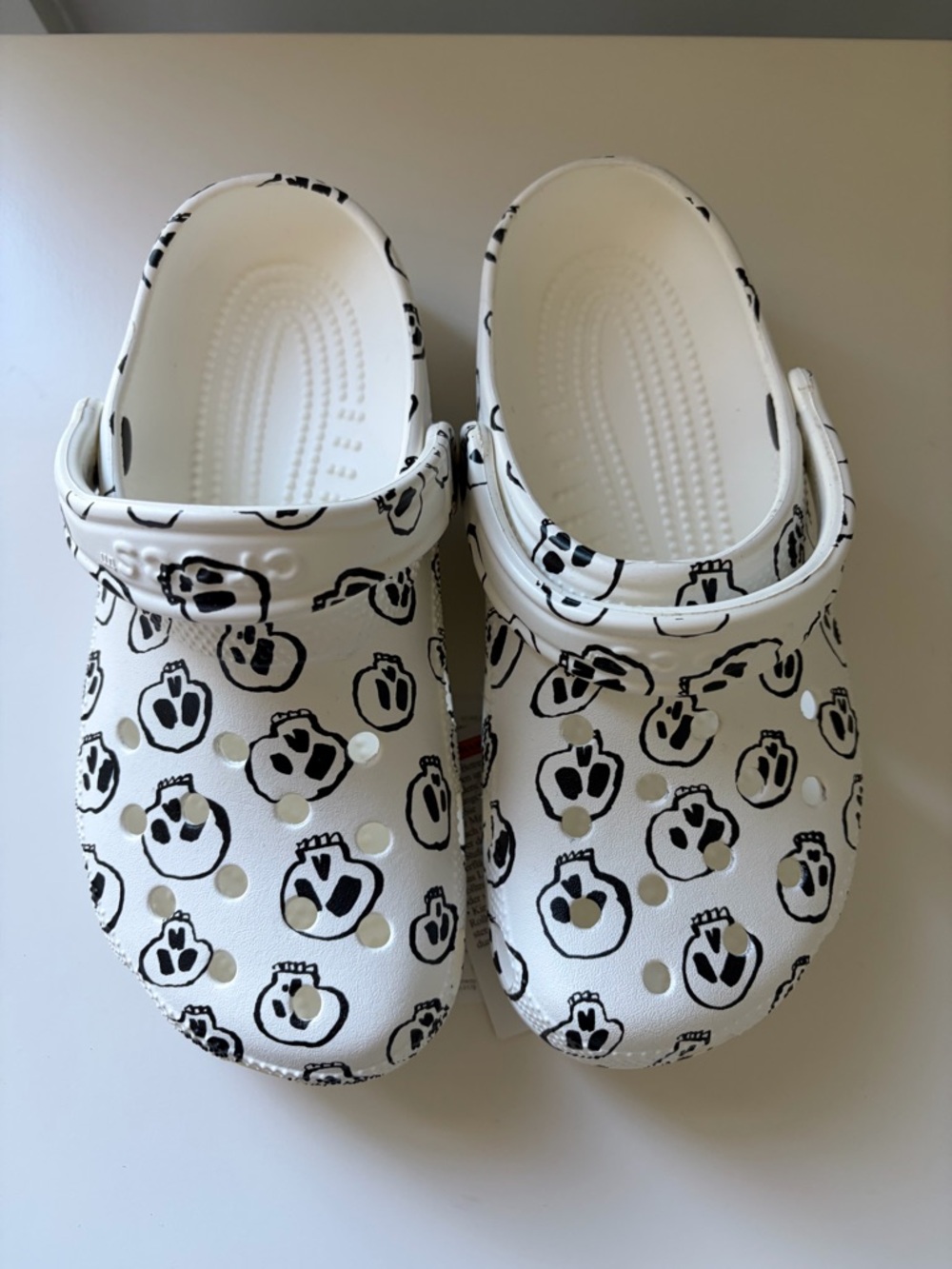 CROCS Skull Classic Clogs - Picture 3 of 9